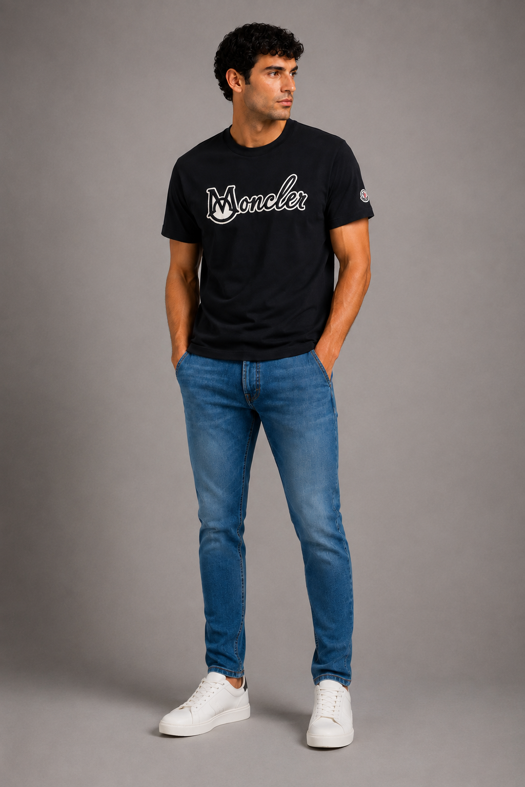 Moncler Embroidered Logo T-shirt - Black