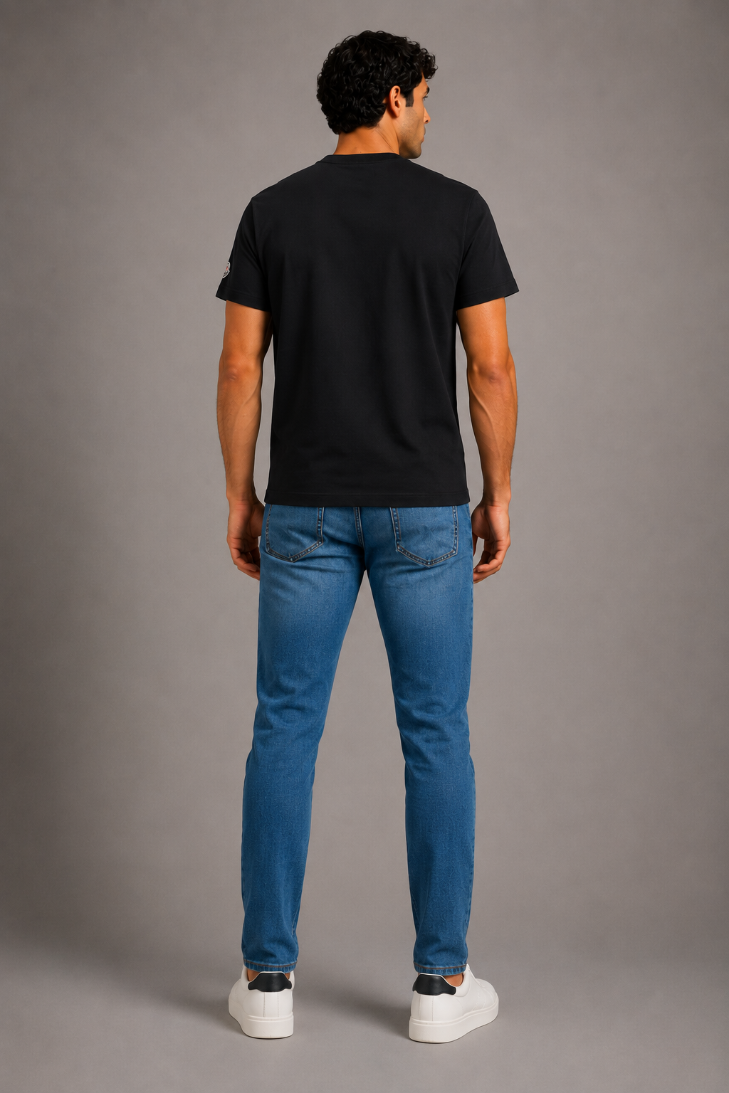 Moncler Embroidered Logo T-shirt - Black