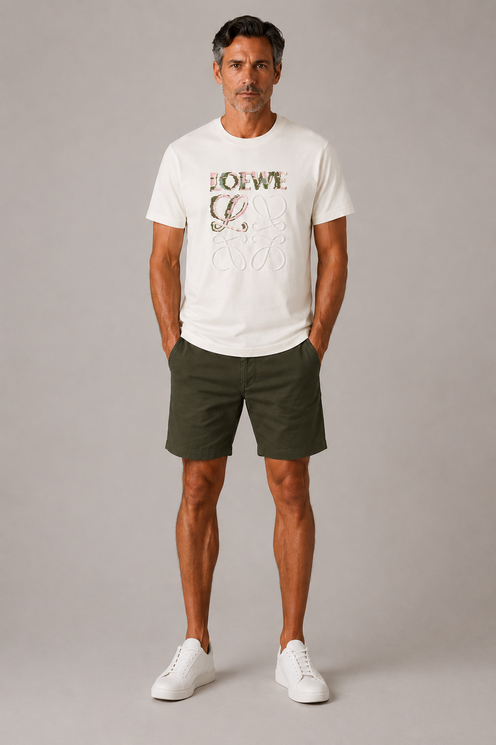 Loewe embroidered logo T-shirt- Off-white