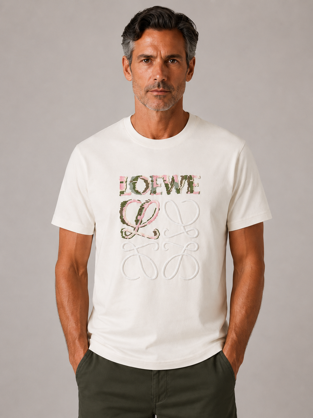 Loewe embroidered logo T-shirt- Off-white