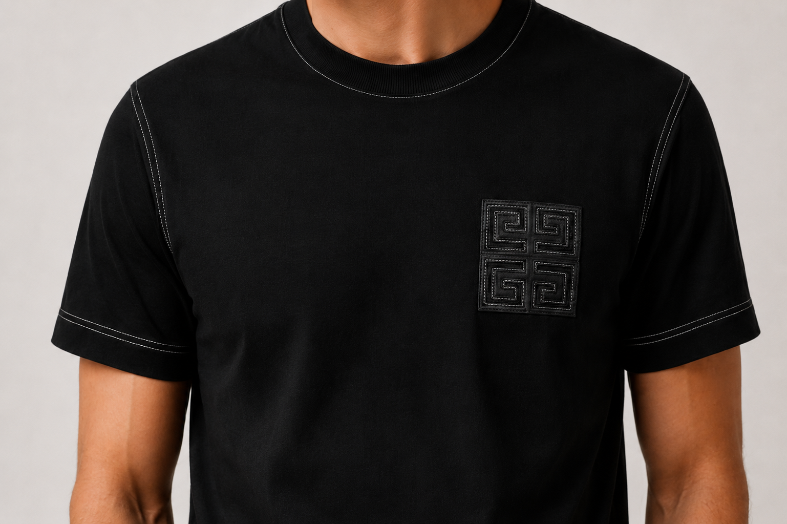 Givenchy embroidered logo T-shirt - Black